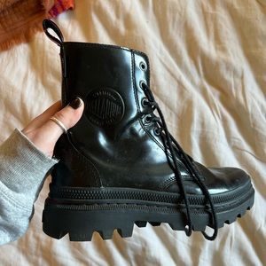 Palladium Pallatrooper Off-1 black boots 8.5